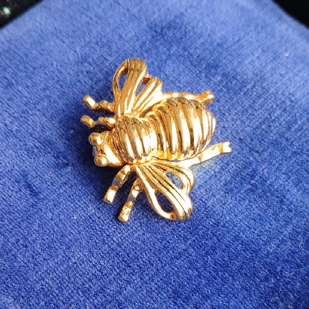 Joan Rivers Vintage Original Started It All Gold Plated Bee Brooch Pin